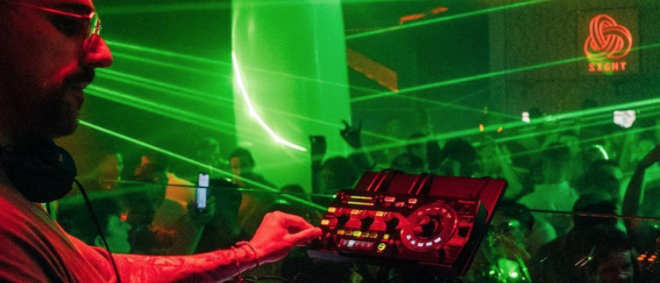 Barcellona Ingresso al Pacha Club image 1