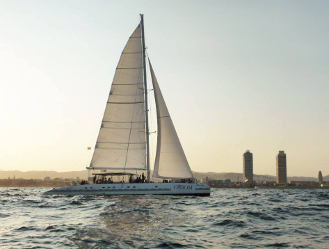 1.5 Hour Sunday Public Catamaran Sailing Experience With Vermouth & Live Music