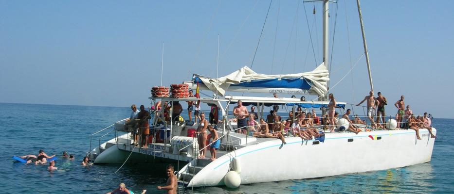 Barcellona Festa in yacht + barbecue image 1