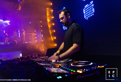 Praga Saletta in locale VIP con servizio bottiglia image 2