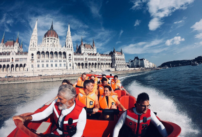 Budapest Giro in motoscafo image 2