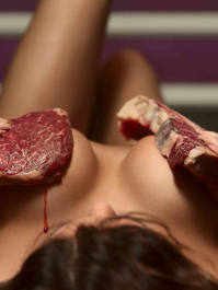 Bistecca e spettacolo tra lesbiche Budapest