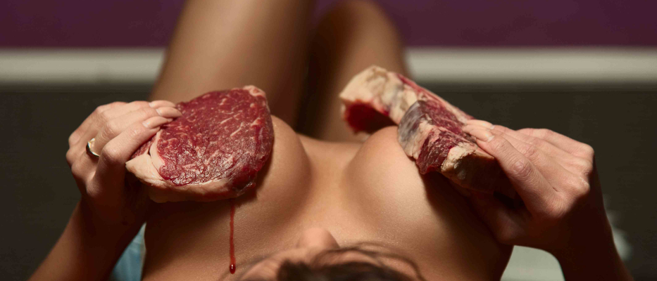 Budapest Bistecca e spettacolo tra lesbiche image 1