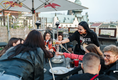 Praga Shisha e cocktail in un locale image 5