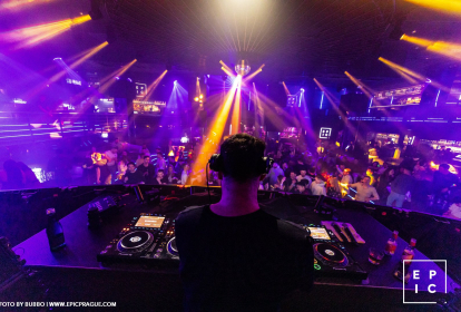 Praga Saletta in locale VIP con servizio bottiglia image 3