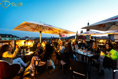 Praga Shisha e cocktail in un locale image 1